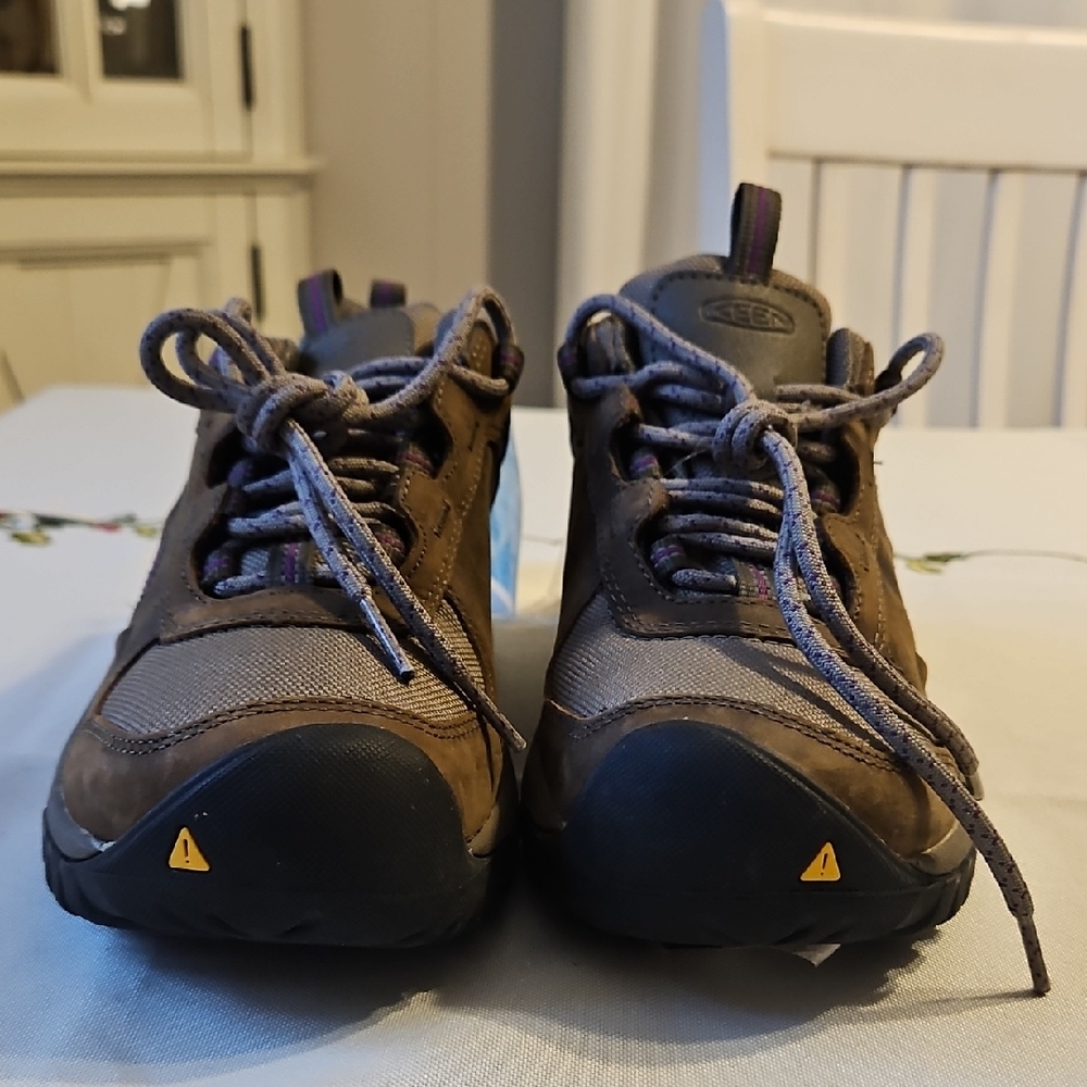 Keen Women's Brown Violet Hikers Sales Sample Brand New Size 7